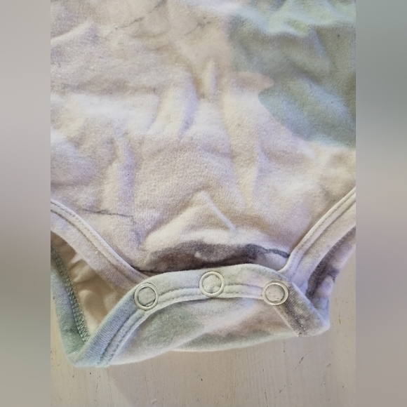 Milano Di Rouge Signature Short Sleeve Onesie| 3-6 Mo. | Marble - Picture 8 of 9